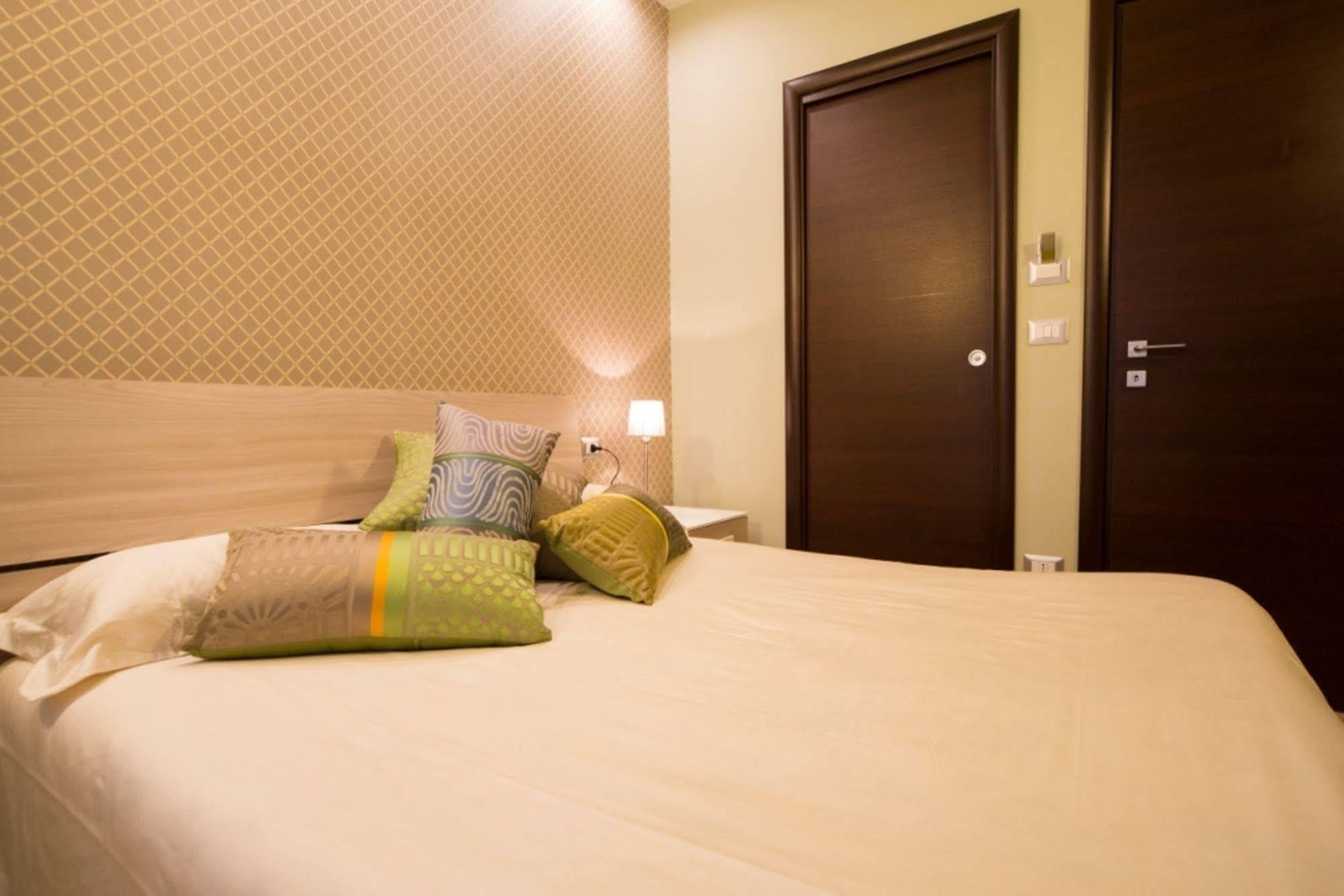 Mikale Rooms Roma Exterior foto